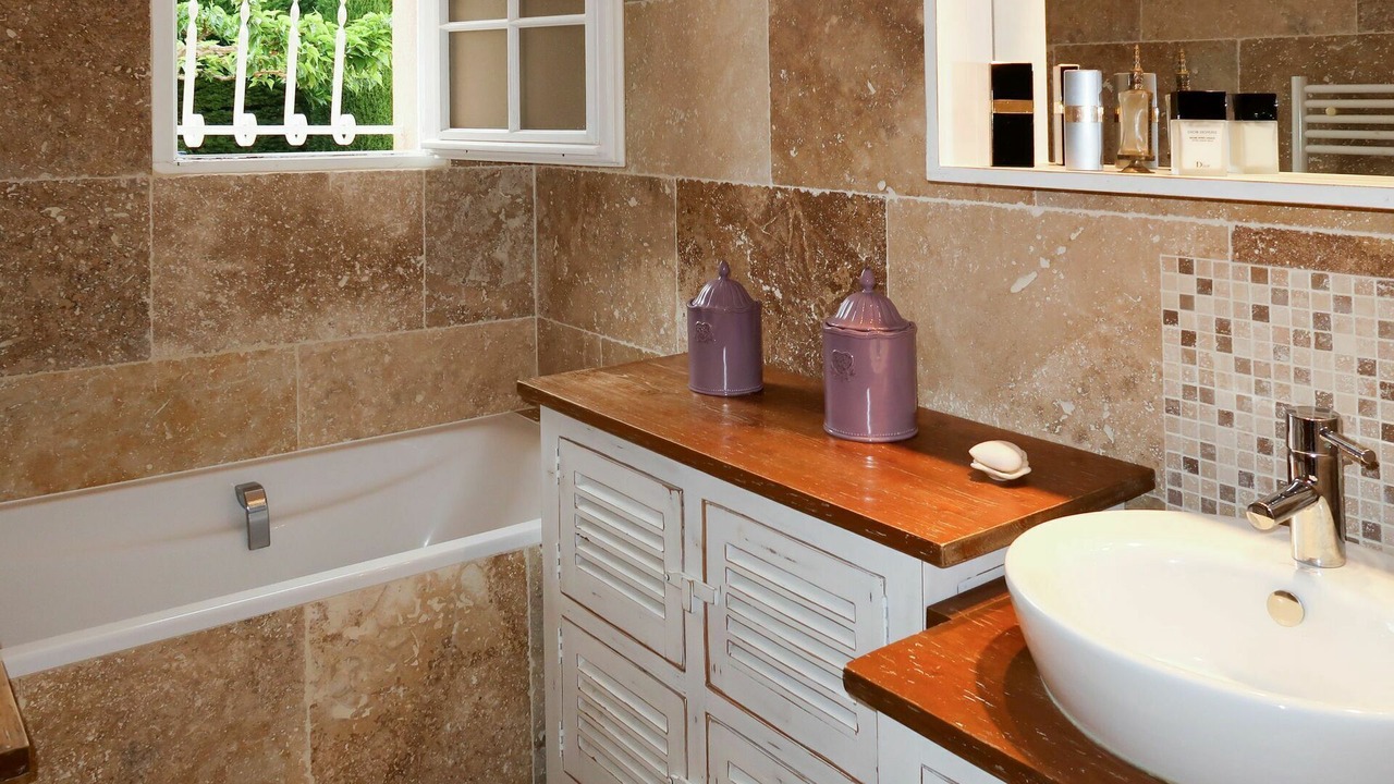 Photo of Bathroom in Sabran