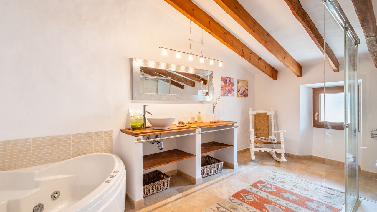 Photo of Bathroom in Biniaraix
