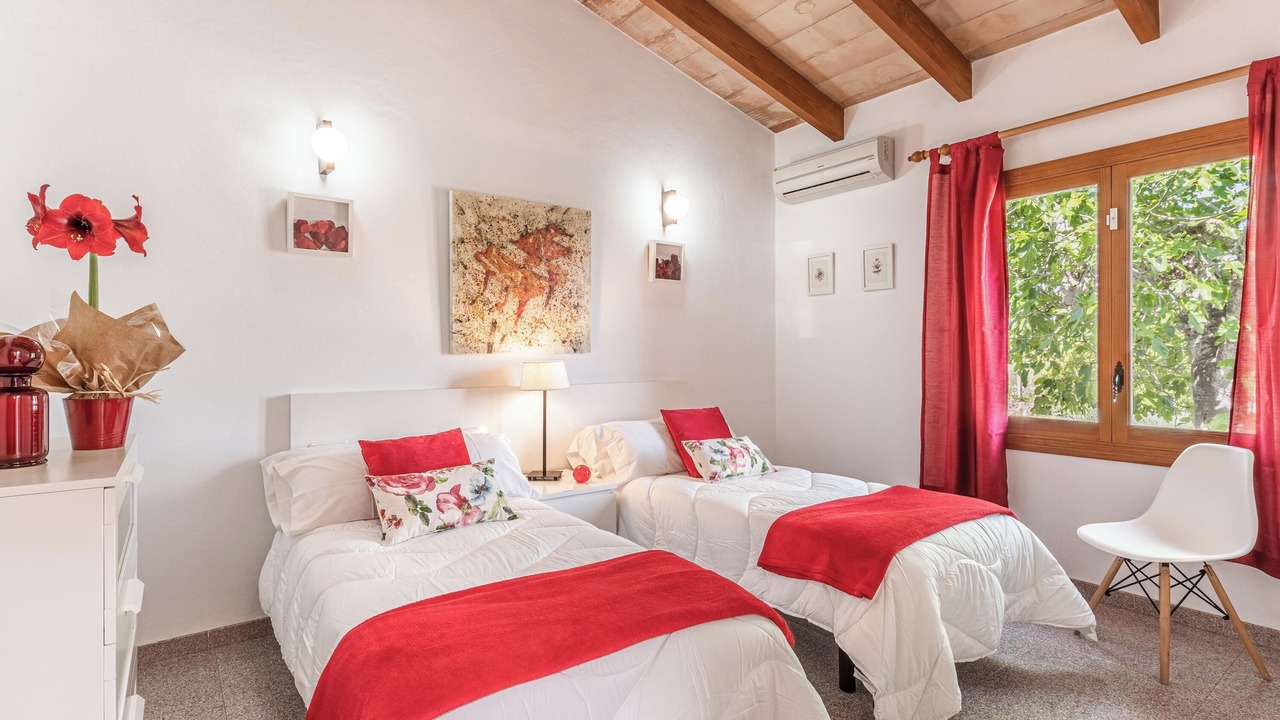 Photo of Bedroom in Llubi