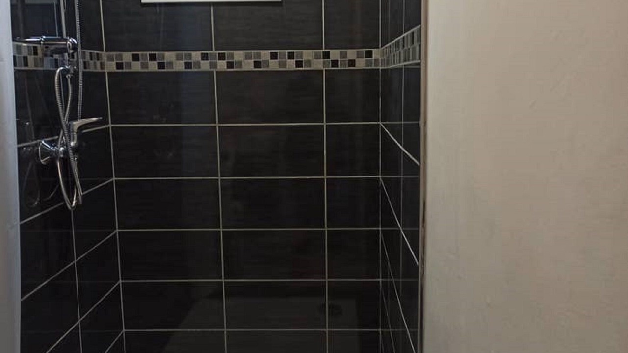 Photo of Bathroom in Lens
