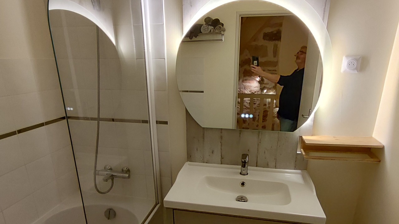 Photo of Bathroom in Terrasson-la-Villedieu