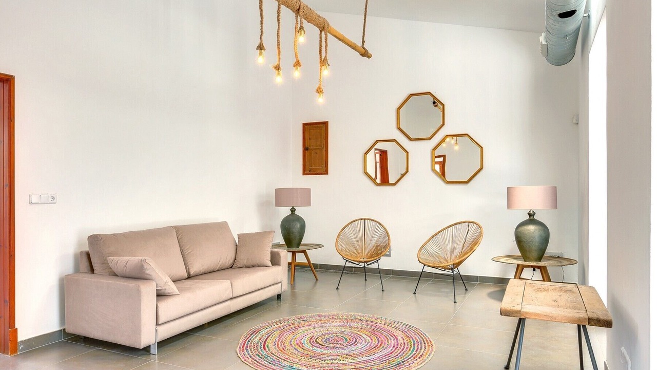 Photo of Livingroom in Establiments