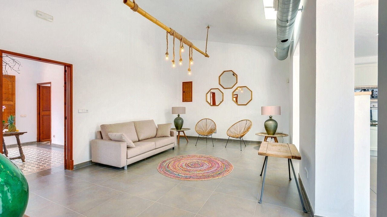 Photo of Livingroom in Establiments