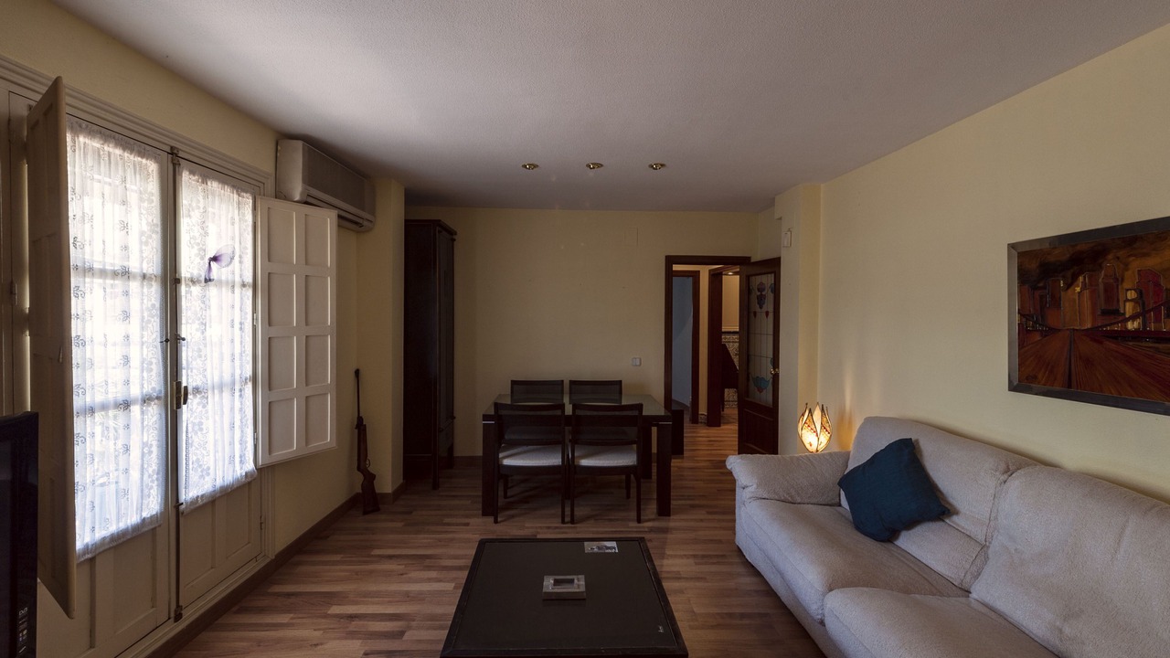 Photo of Livingroom in Toledo City Center
