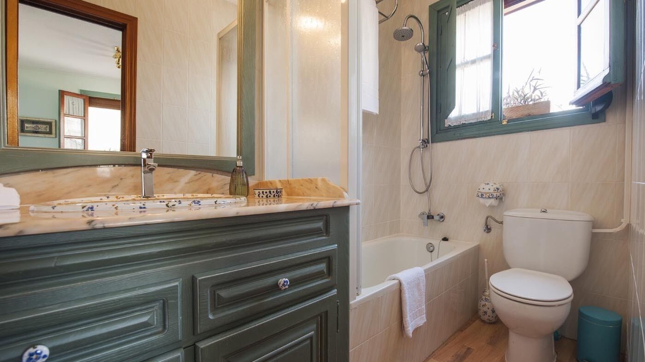Photo of Bathroom in Toledo City Center