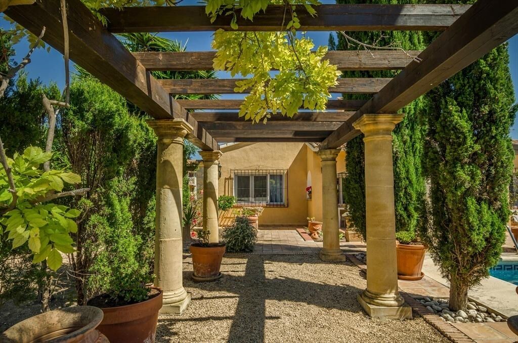 Photo of Patio Balcony in Arnella