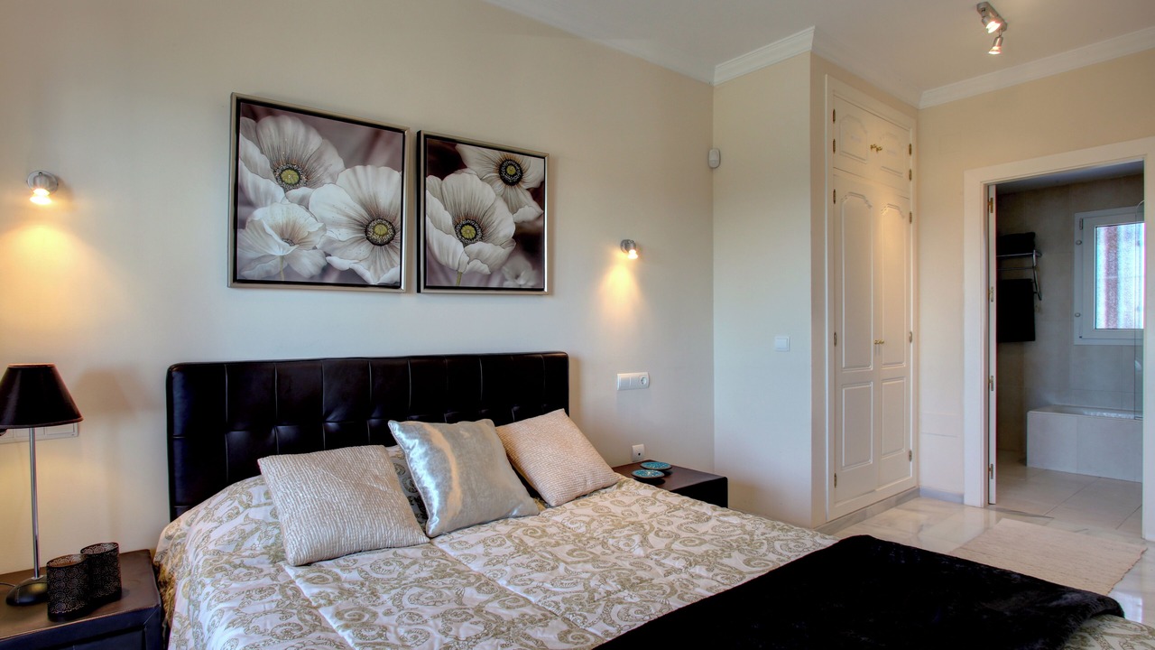 Photo of Bedroom in New Golden Mile
