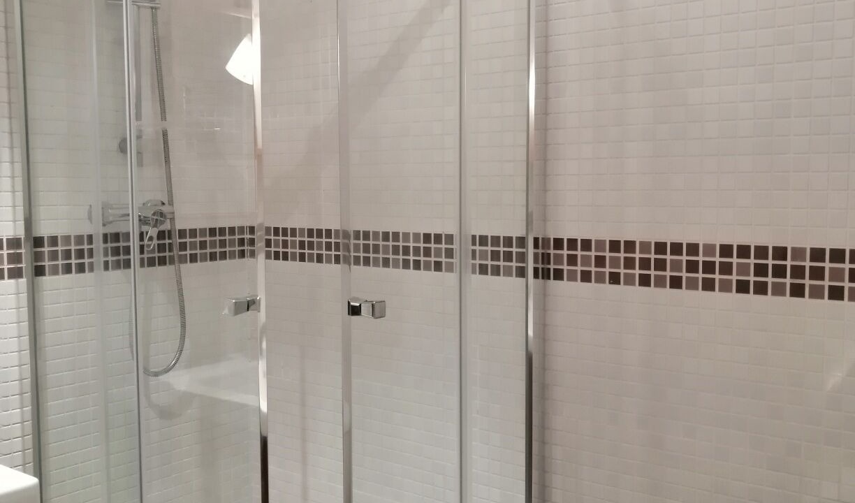 Photo of Bathroom in El Poble-sec