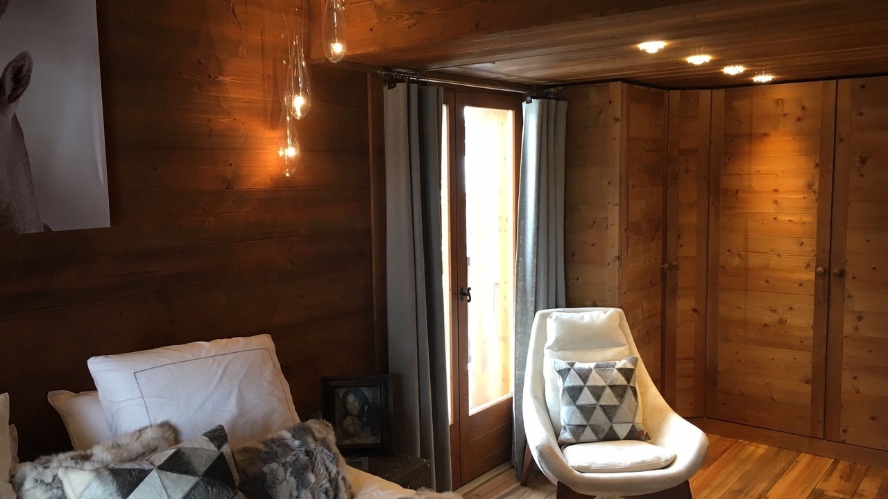 Photo of Bedroom in Demi-Quartier