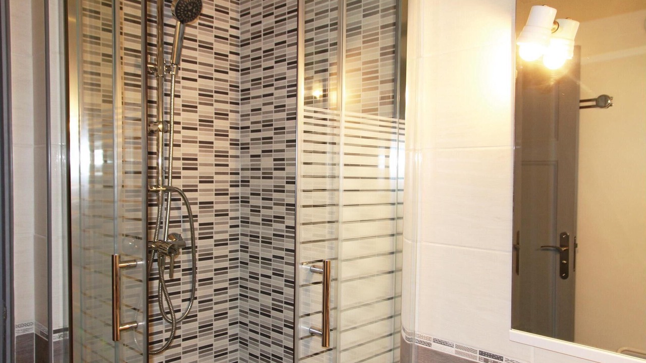 Photo of Bathroom in Verquieres