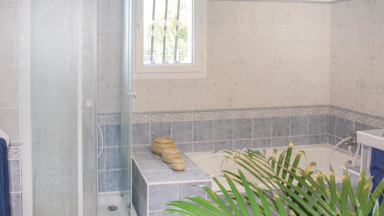 Photo of Bathroom in Salon-de-Provence