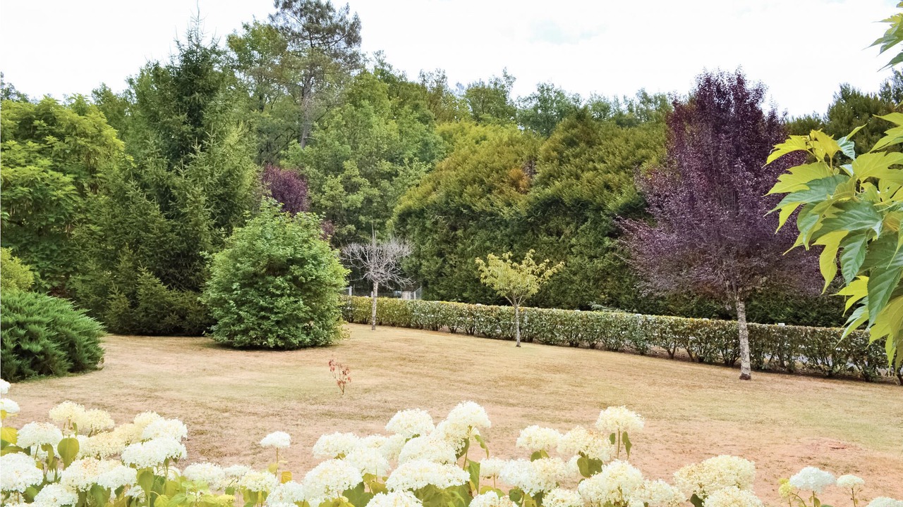 Photo of Outdoor in Le Lardin-Saint-Lazare