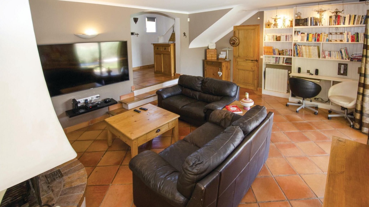 Photo of Bedroom in Caumont-sur-Durance