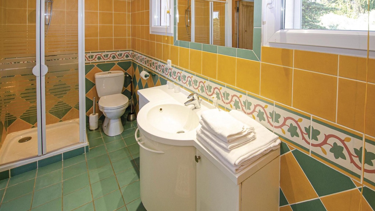 Photo of Bathroom in Caumont-sur-Durance