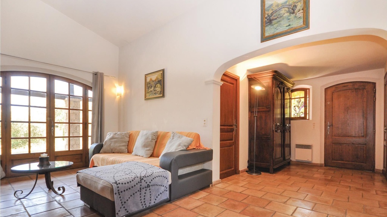 Photo of Bedroom in Saint-Cezaire-sur-Siagne