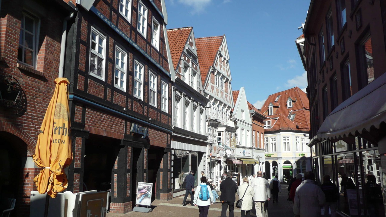 Photo of Others in Hollern