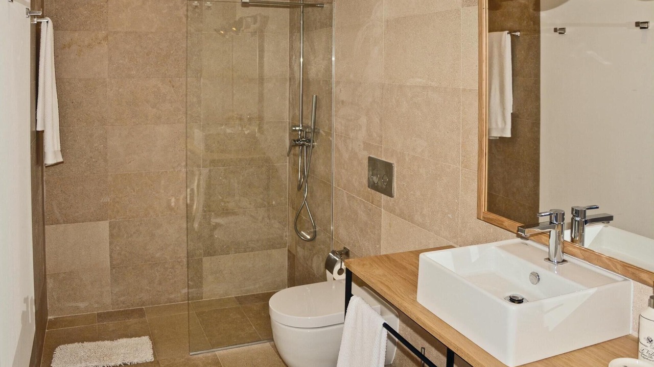 Photo of Bathroom in Portol