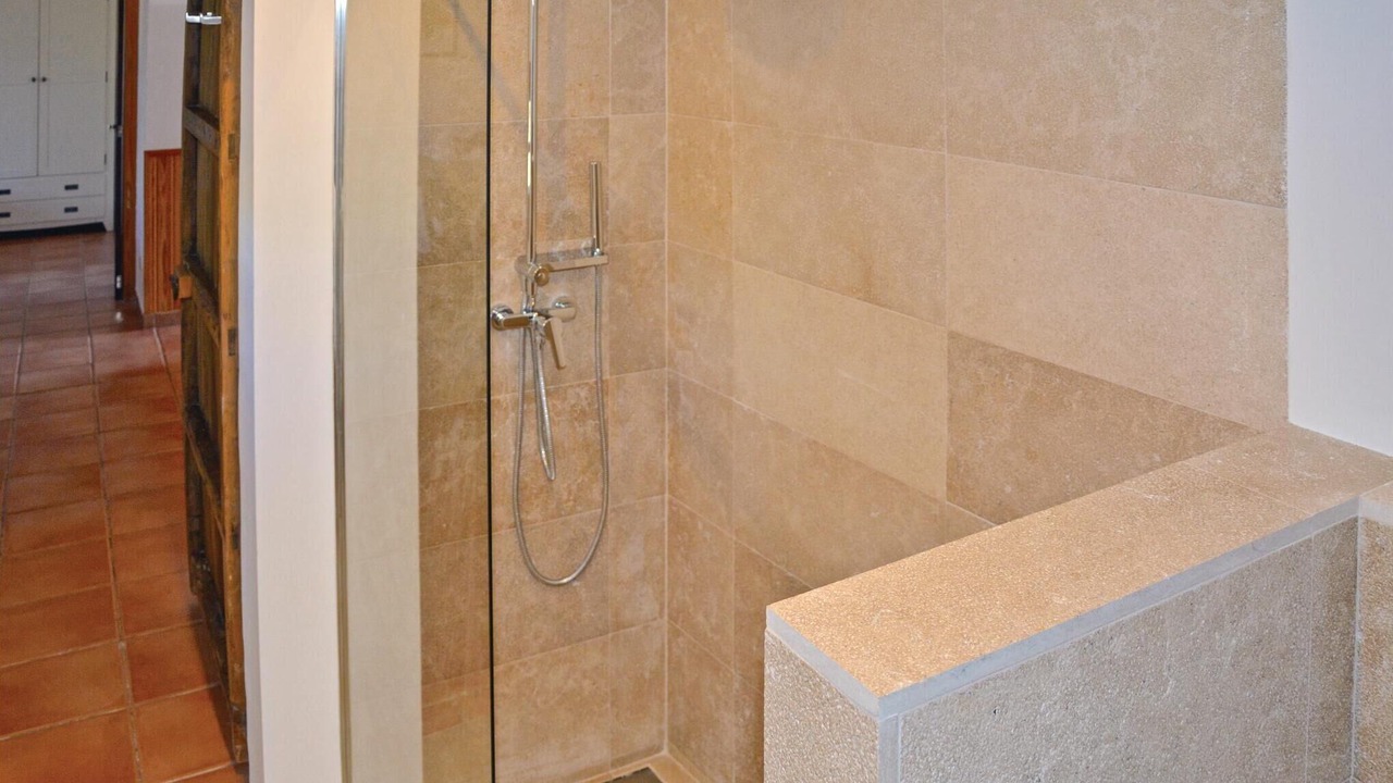 Photo of Bathroom in Portol