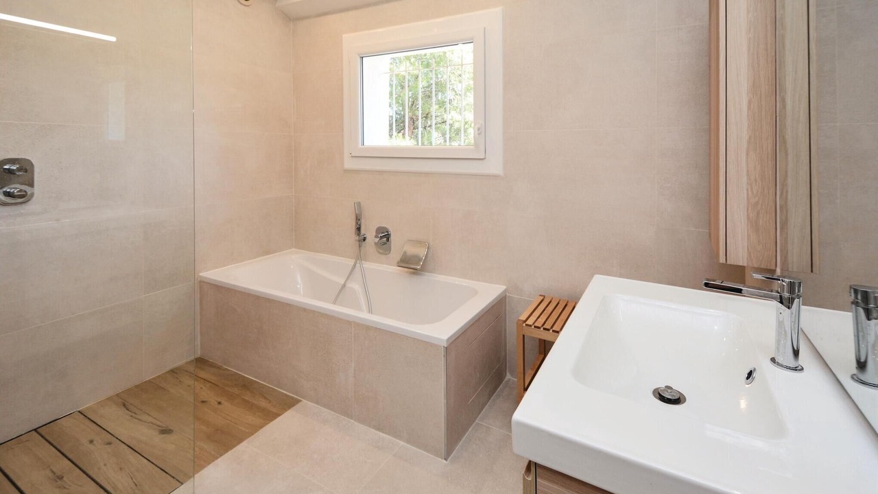 Photo of Bathroom in Garrigues