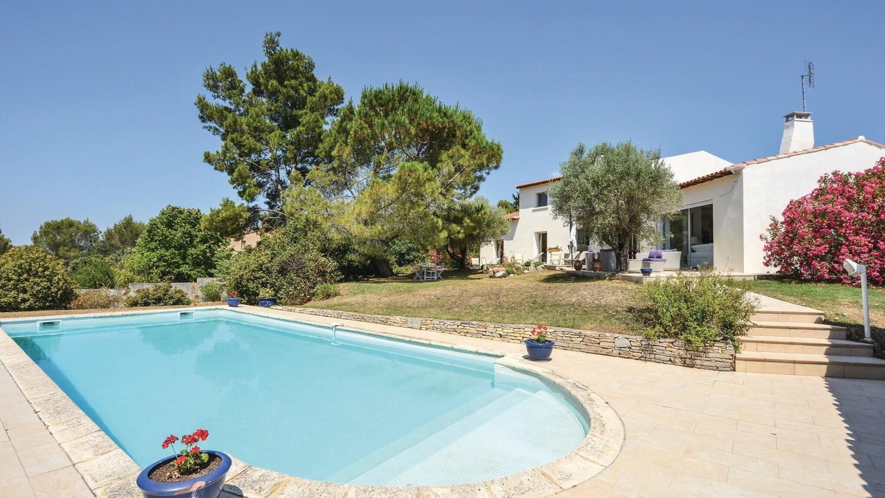 Photo of Others in Garrigues