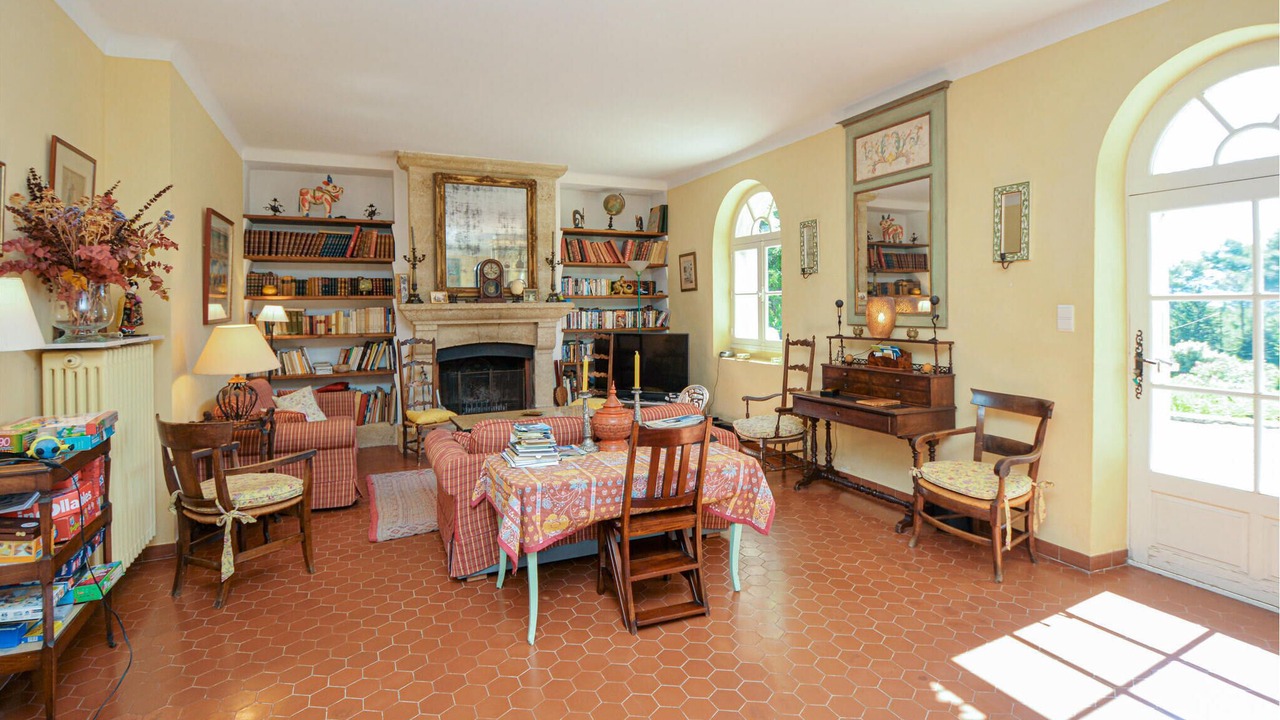 Photo of Bedroom in La Roque-d'Antheron