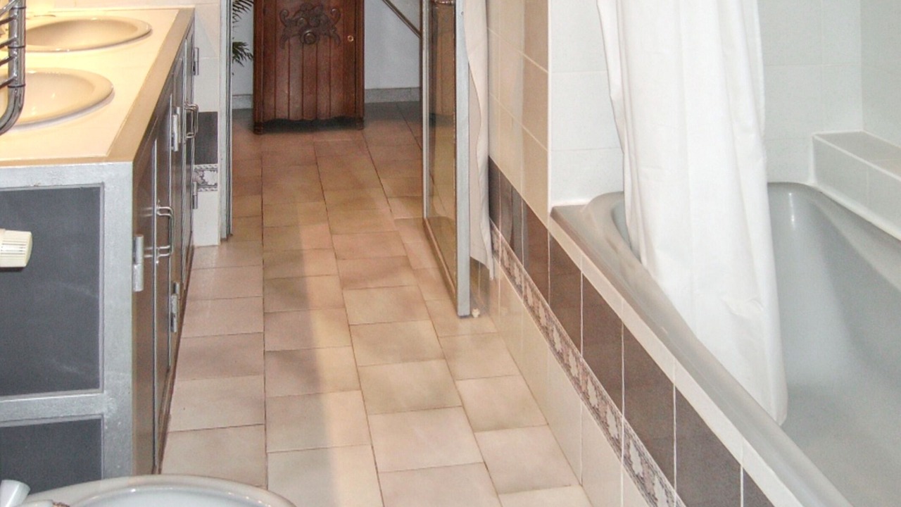 Photo of Bathroom in Meynes