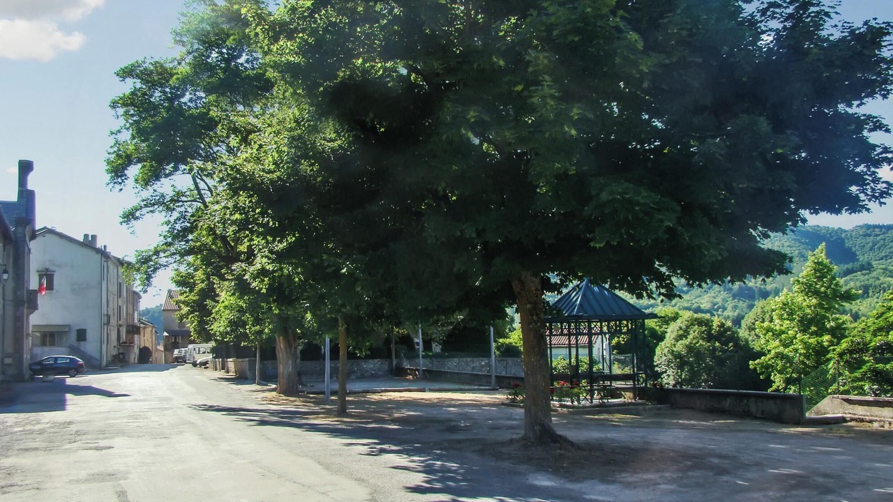 Photo of Others in Fayet