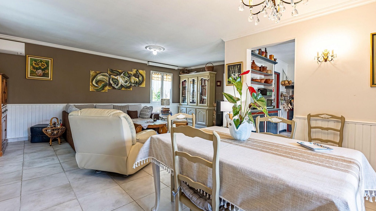 Photo of Bedroom in Bedarrides