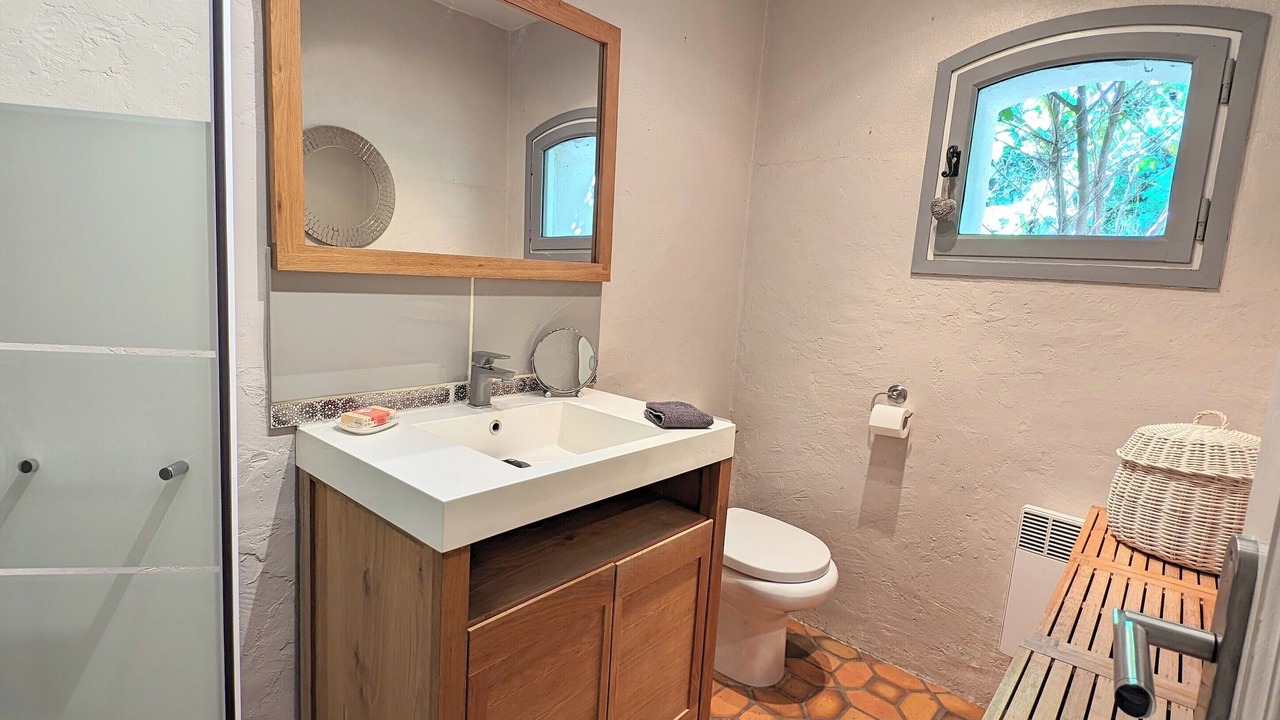 Photo of Bathroom in Beaucaire