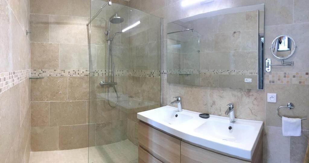 Photo of Bathroom in Cassis