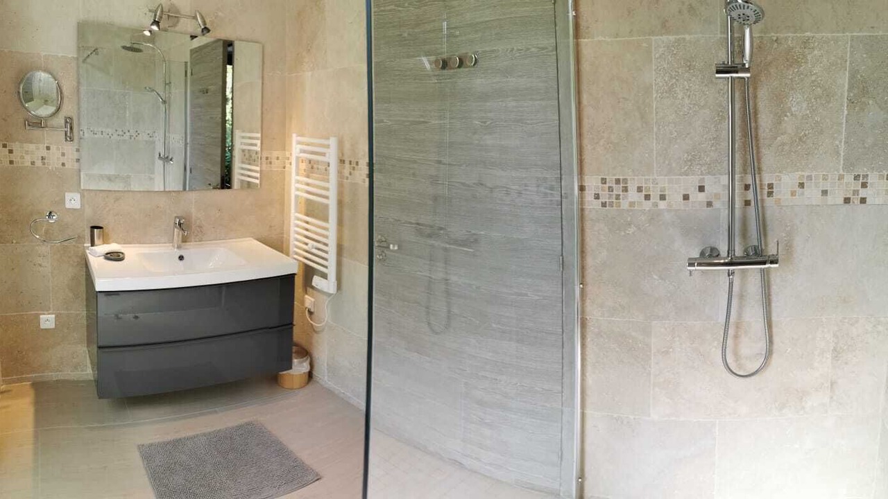 Photo of Bathroom in Cassis