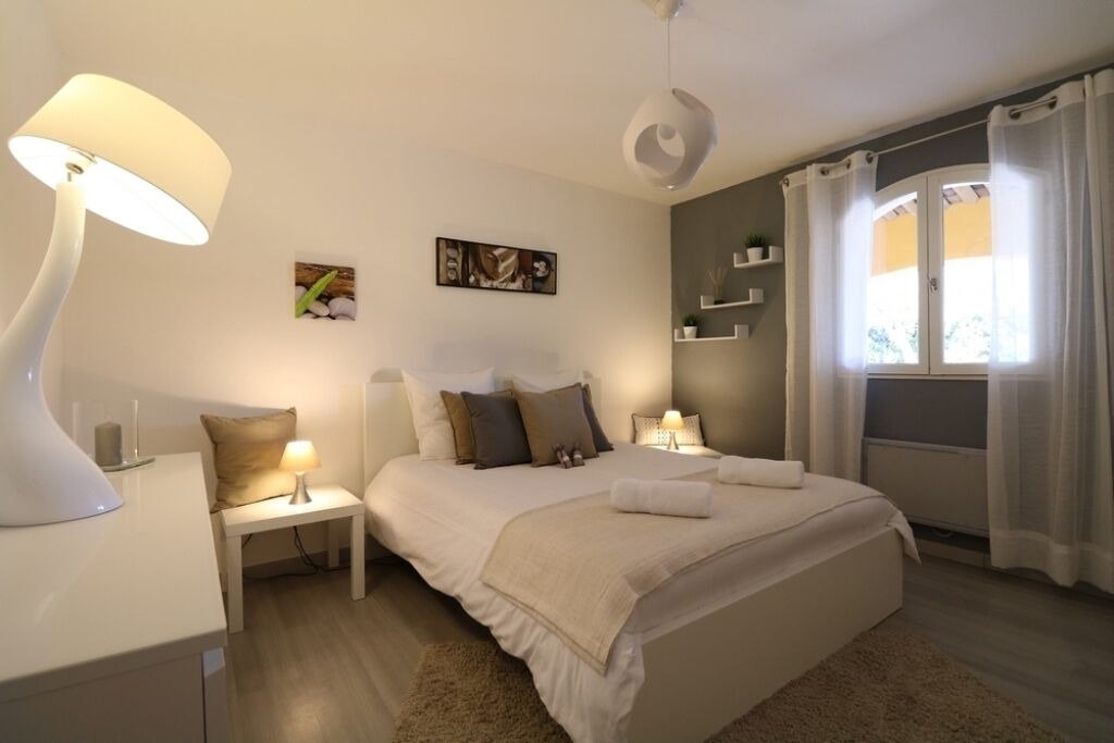 Photo of Bedroom in Pernes-les-Fontaines