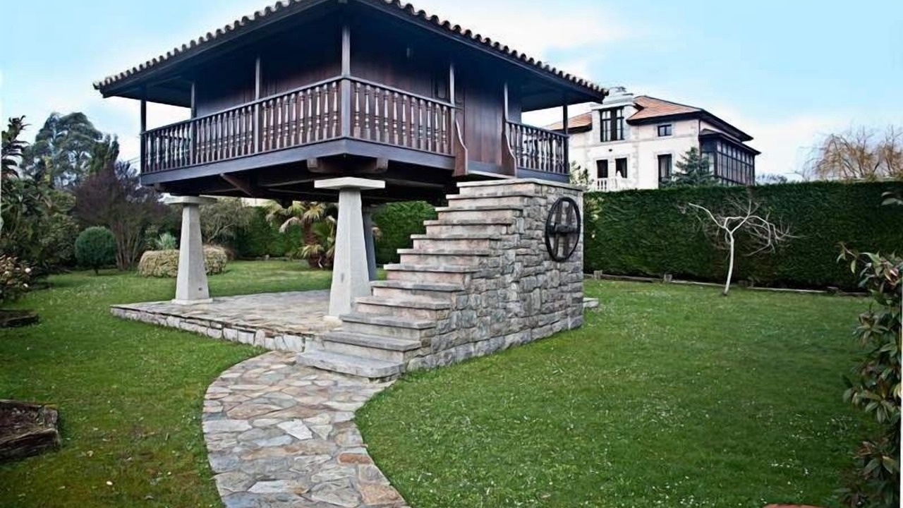 Photo of Outdoor in Naves