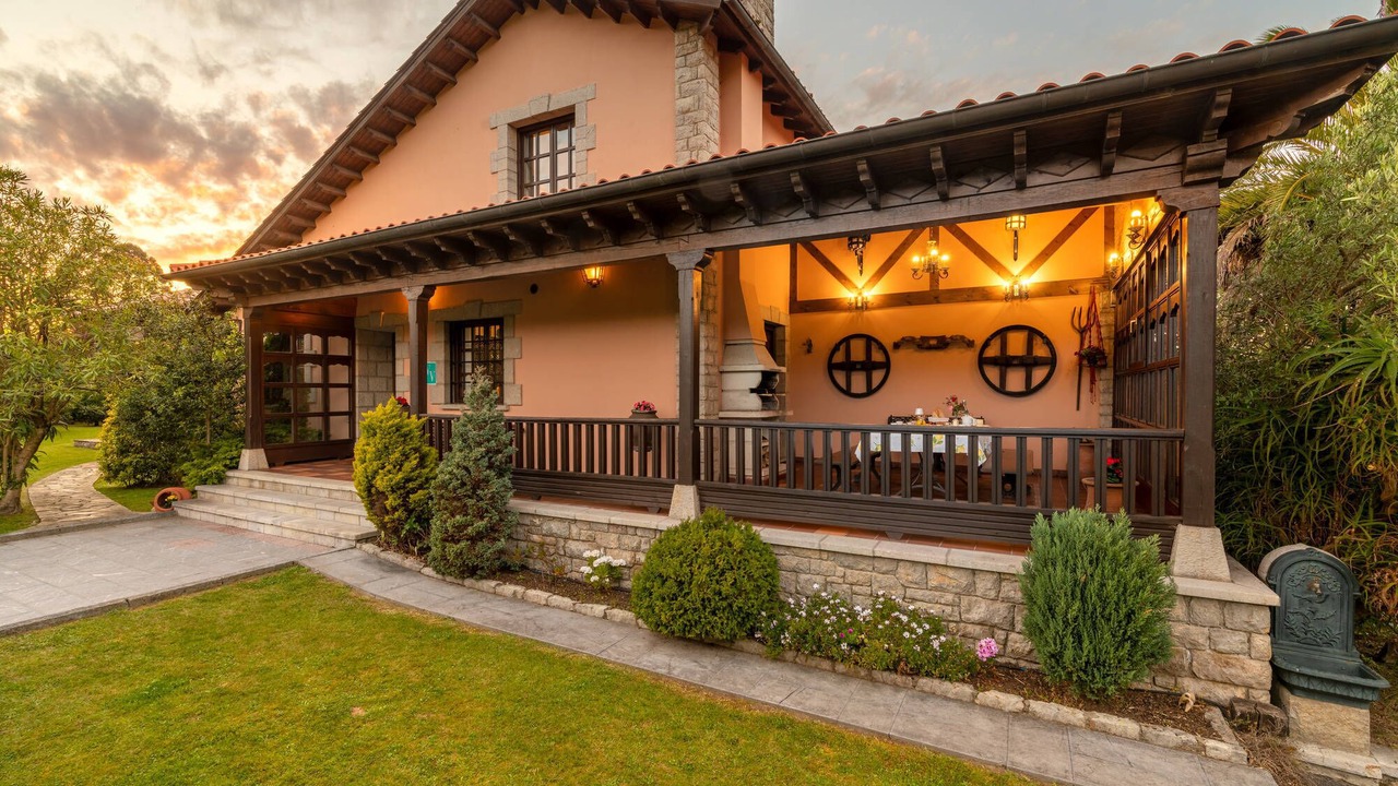 Photo of Outdoor in Naves