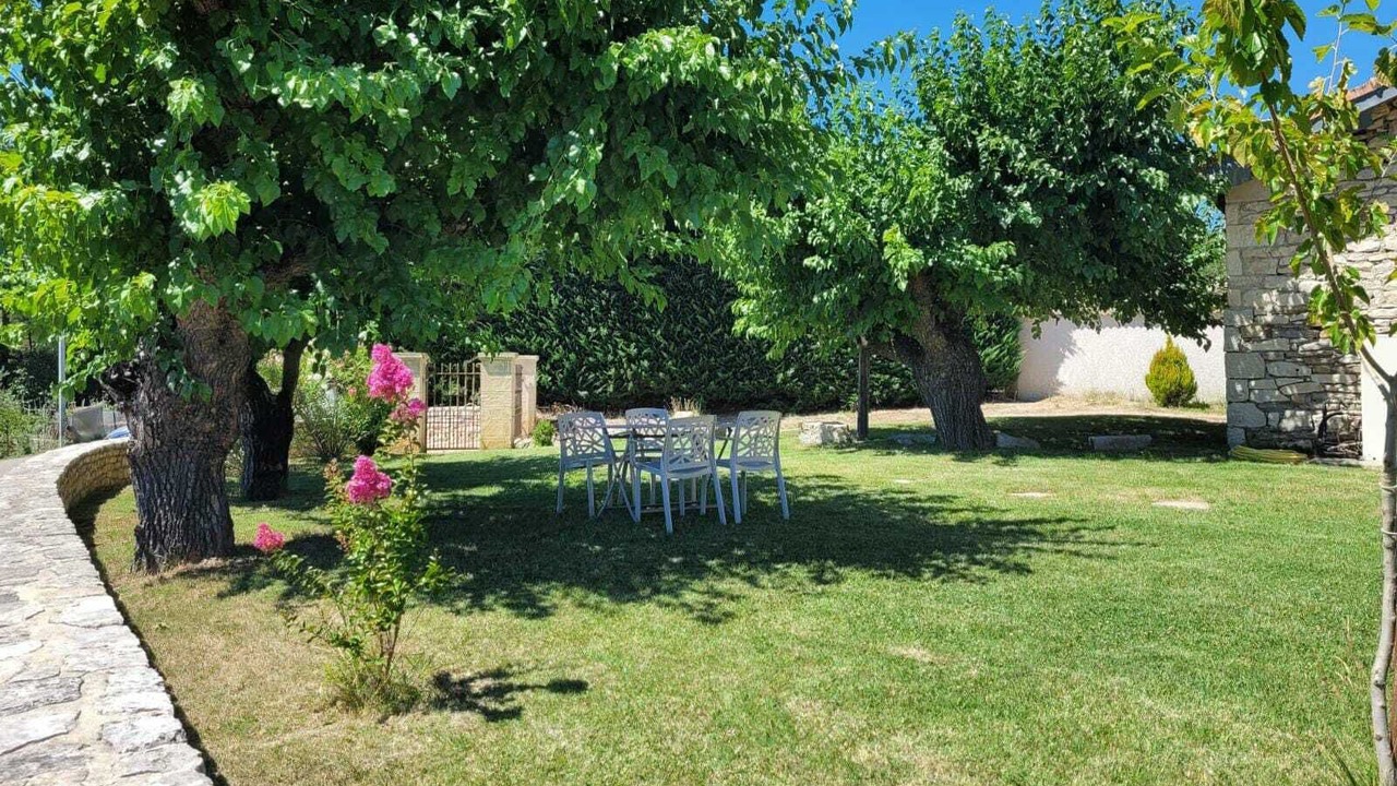 Photo of Outdoor in Grospierres