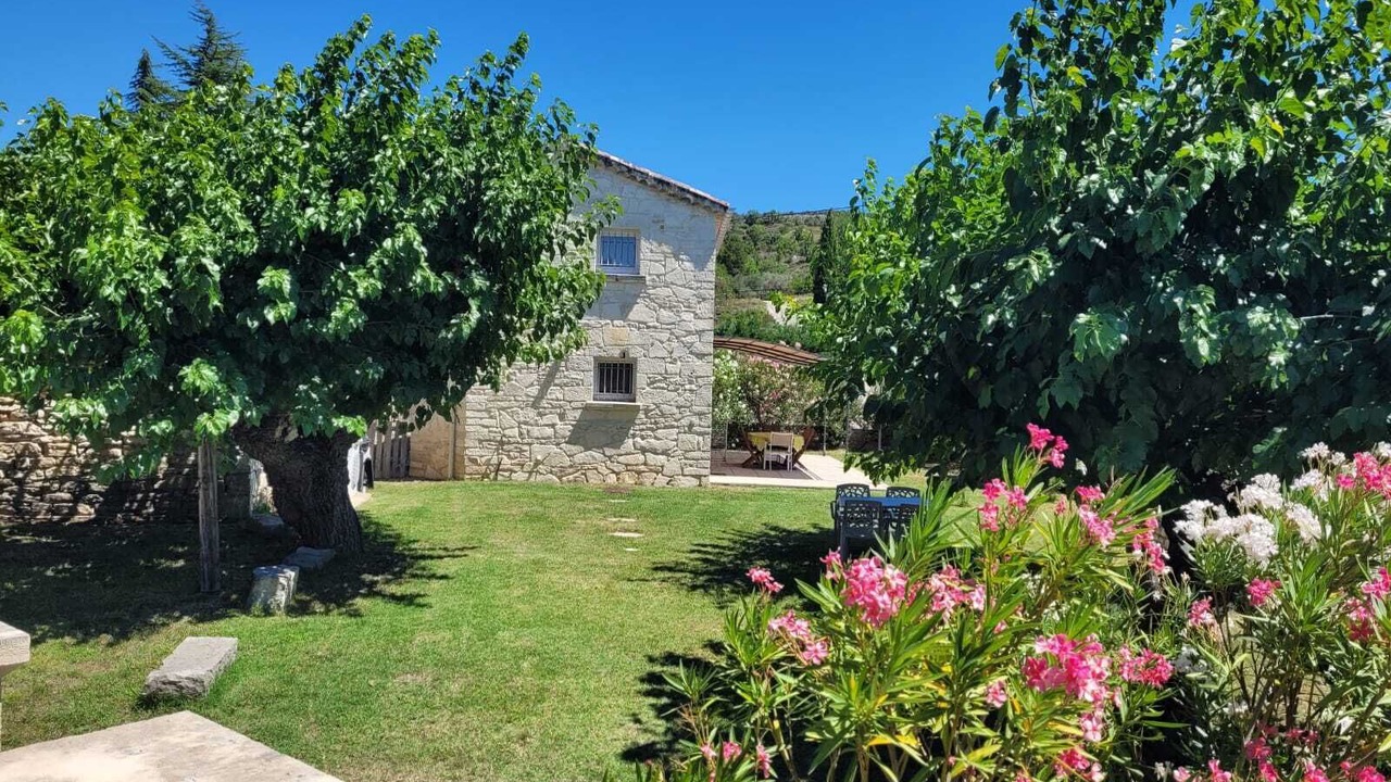 Photo of Outdoor in Grospierres