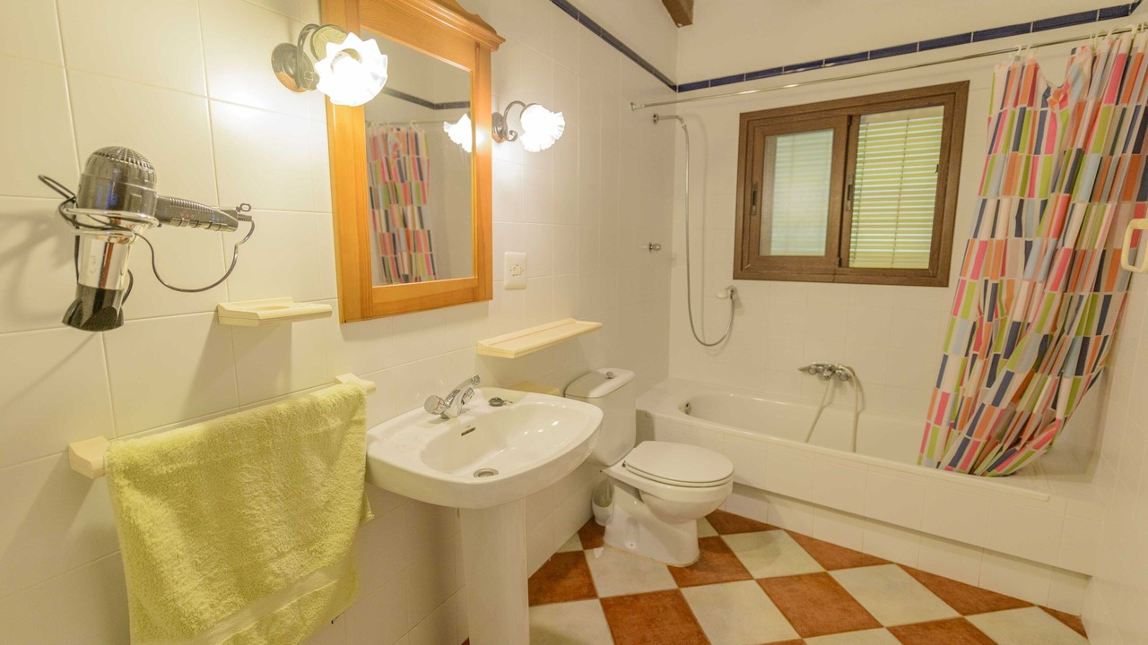 Photo of Bathroom in Carcabuey