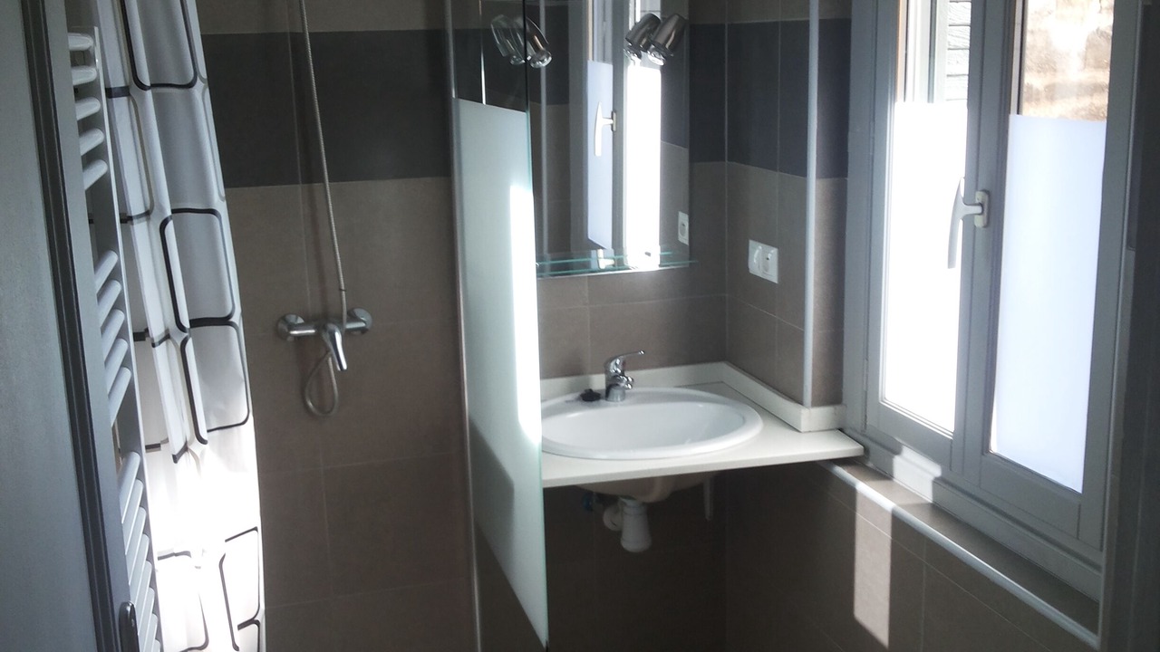 Photo of Bathroom in Avignon City Centre