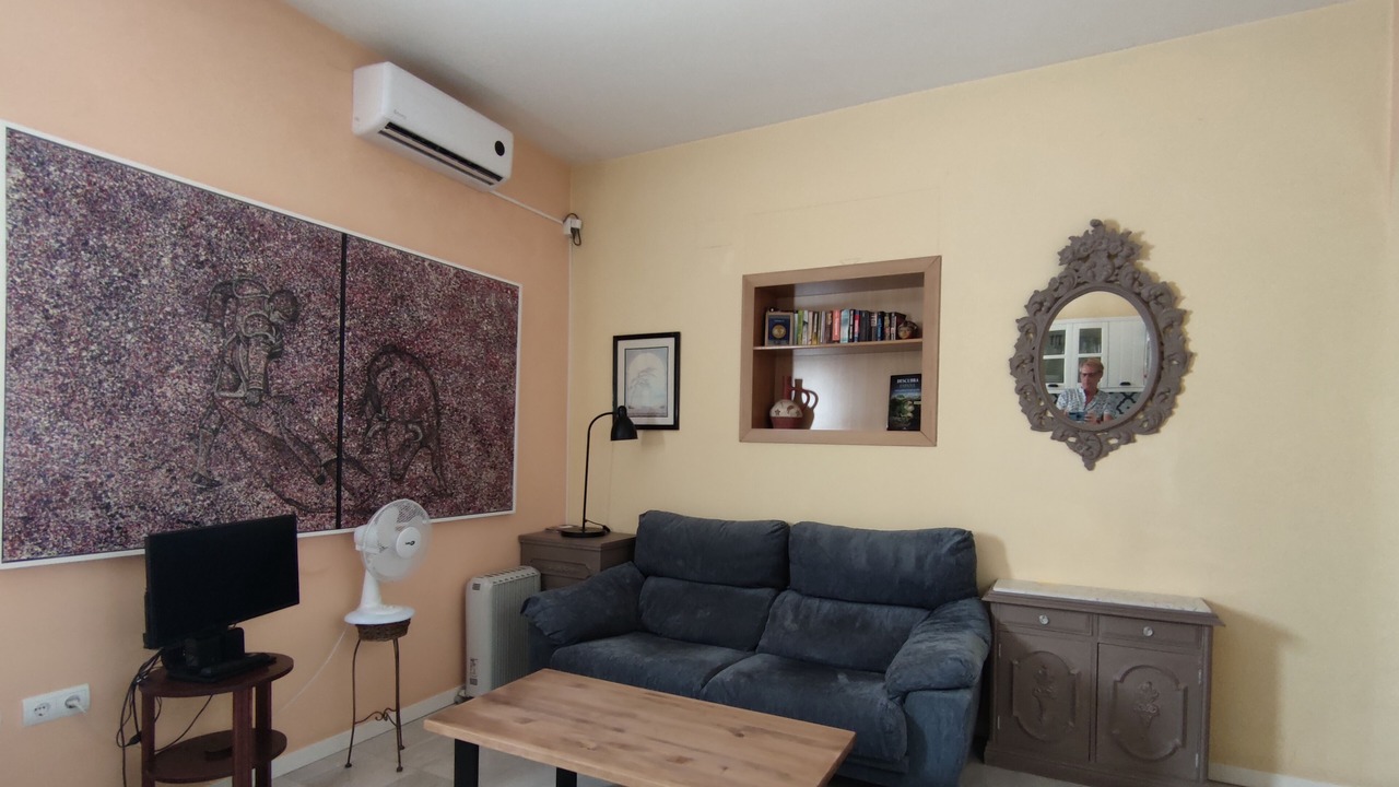 Photo of Livingroom in Alameda