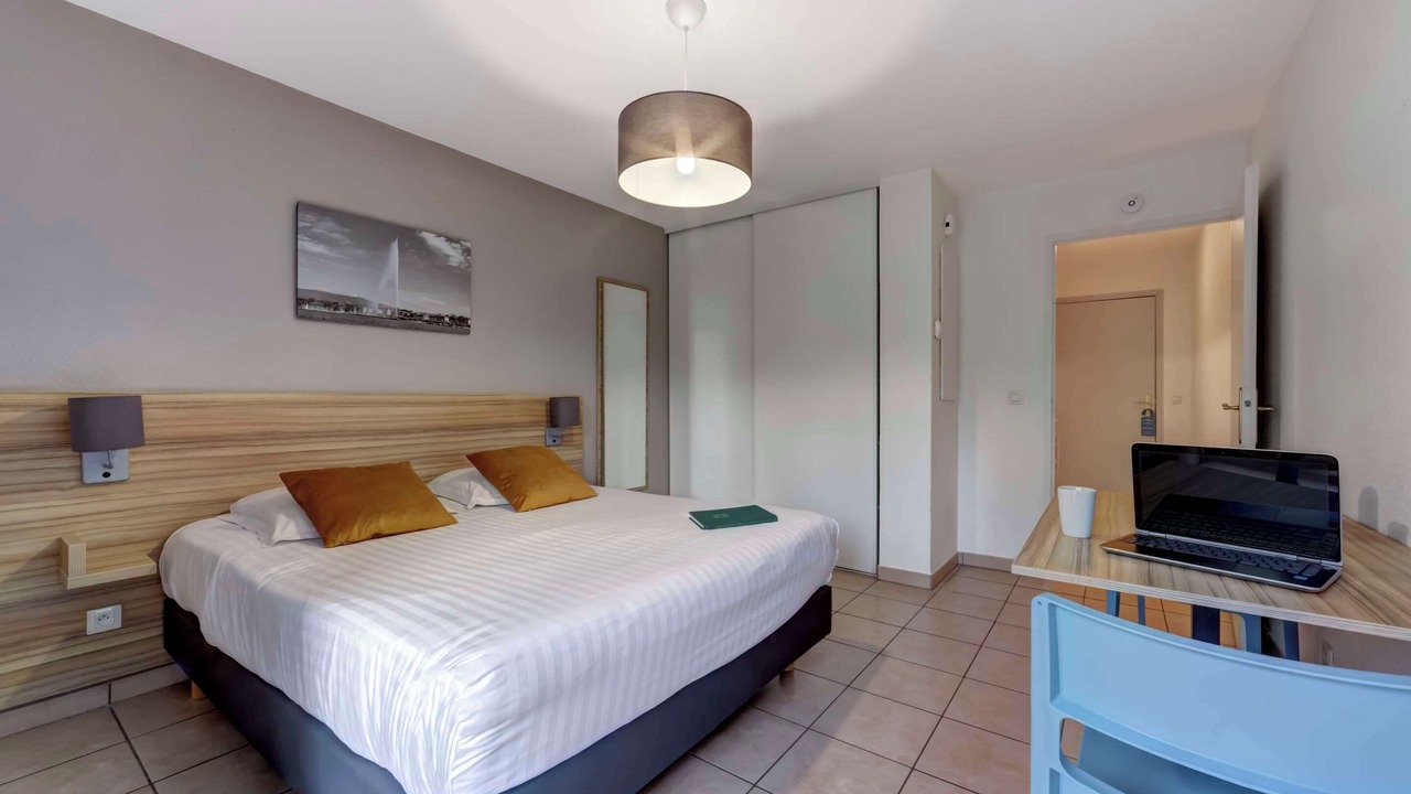 Photo of Bedroom in Divonne-les-Bains