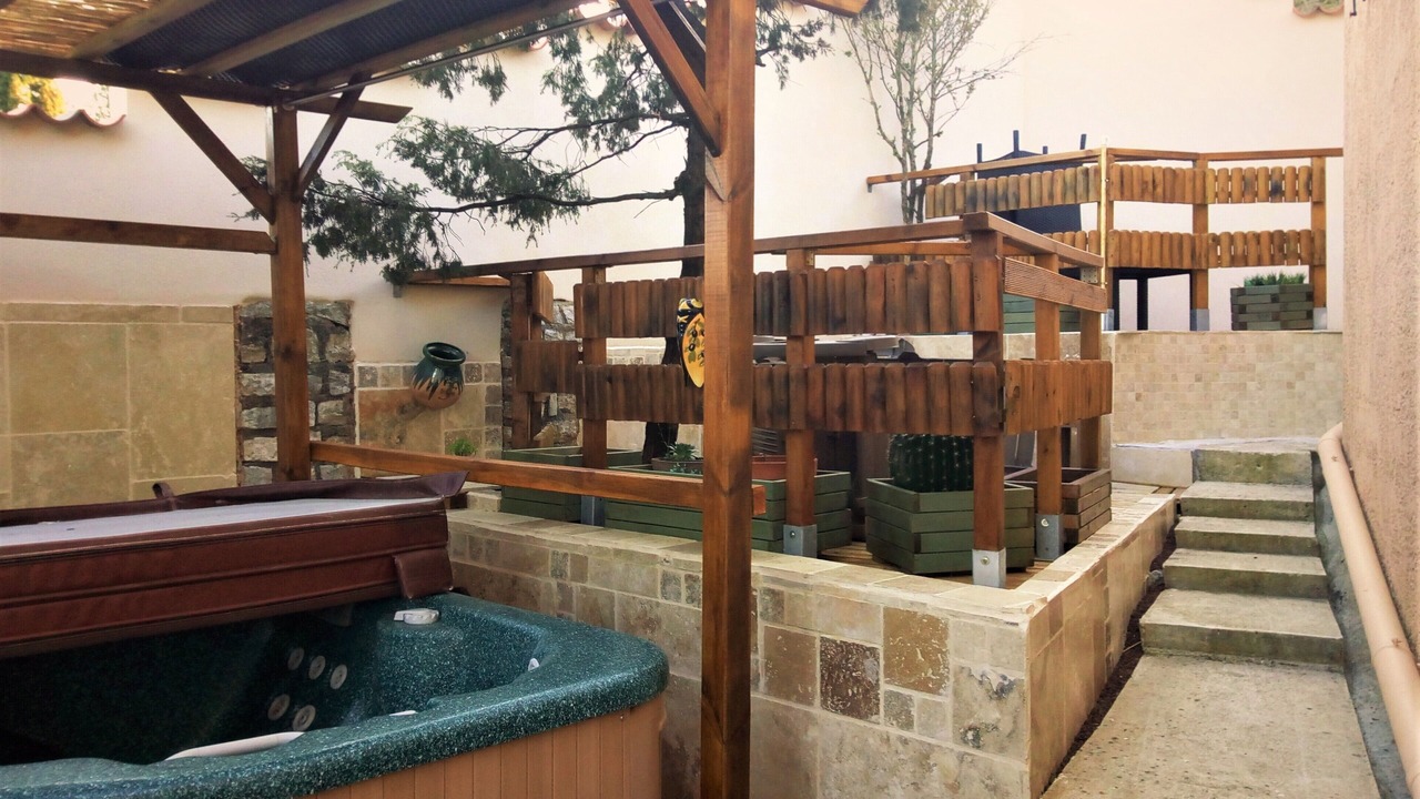 Photo of Outdoor in Salavas
