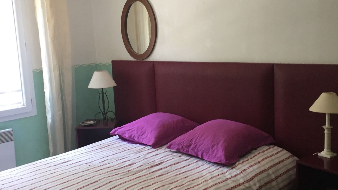 Photo of Bedroom in Ensues-la-Redonne