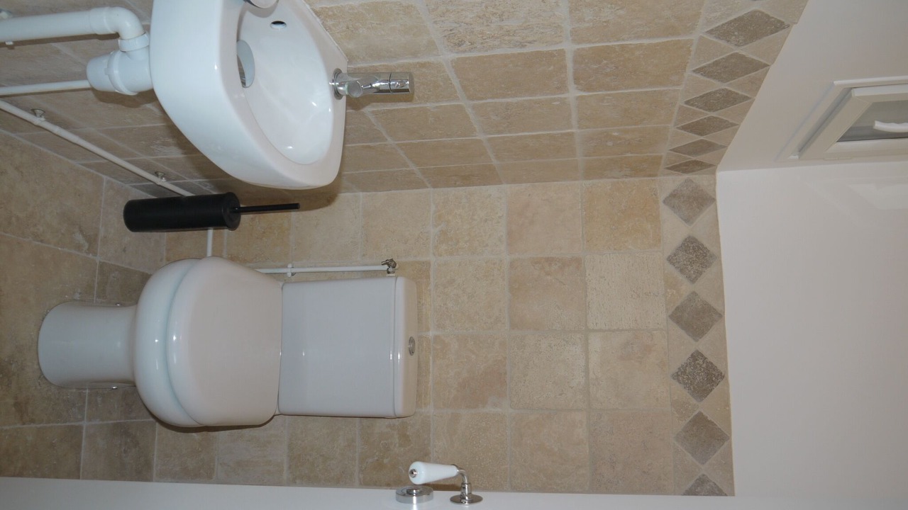 Photo of Bathroom in Avignon City Centre