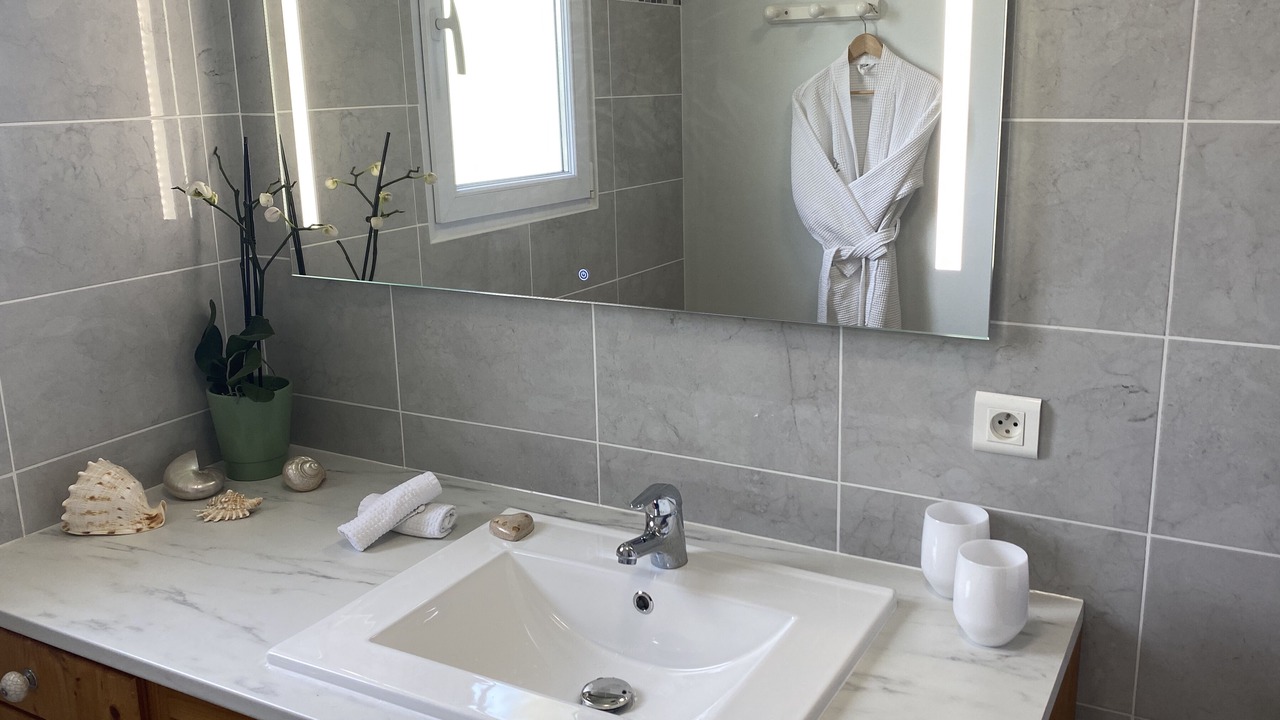 Photo of Bathroom in Teyran