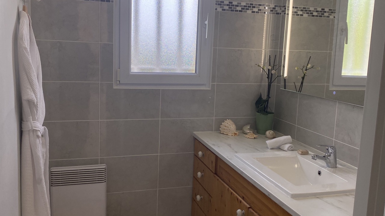 Photo of Bathroom in Teyran