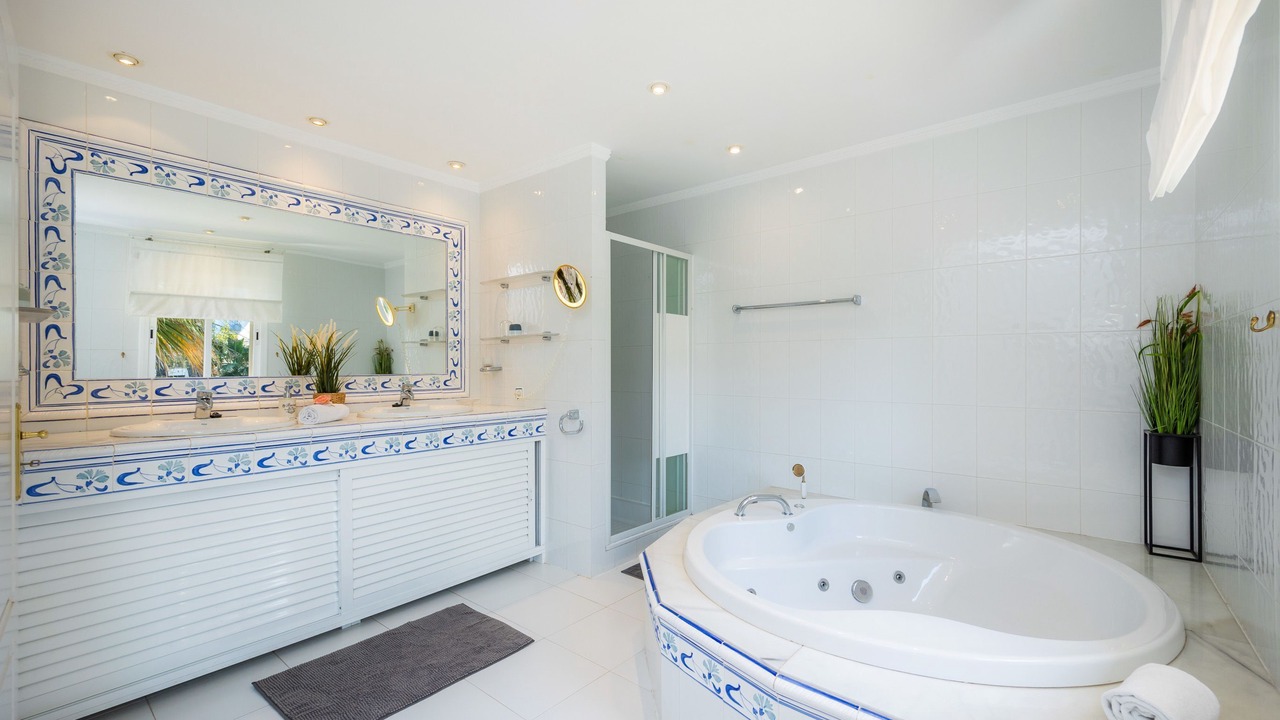 Photo of Bathroom in Les Meravelles