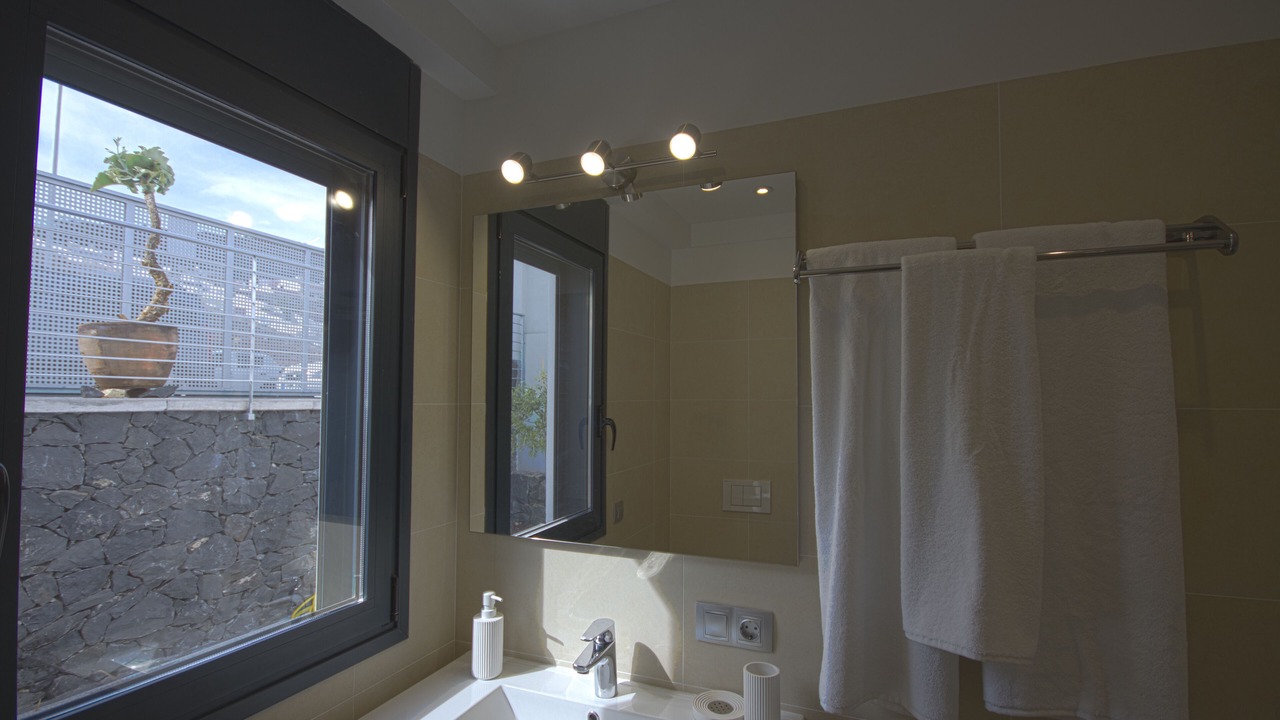 Photo of Bathroom in Los Cristianos