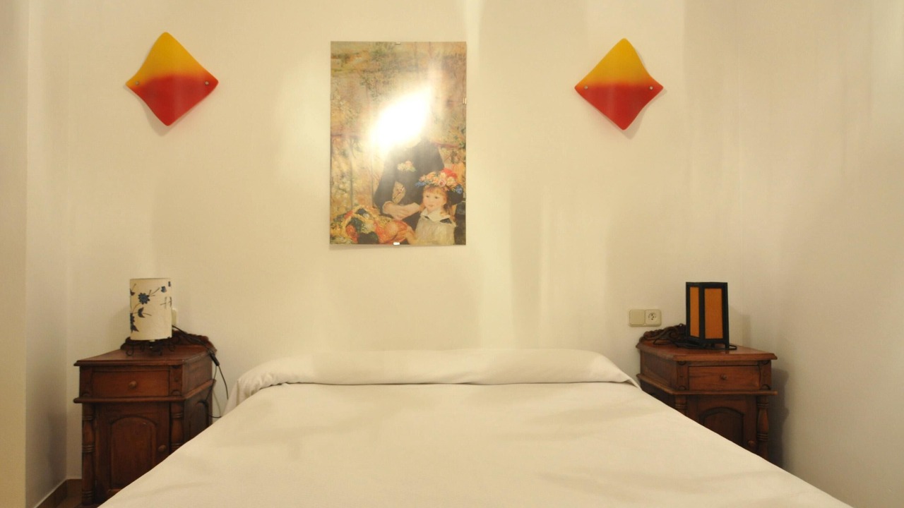 Photo of Bedroom in Roses Town Center
