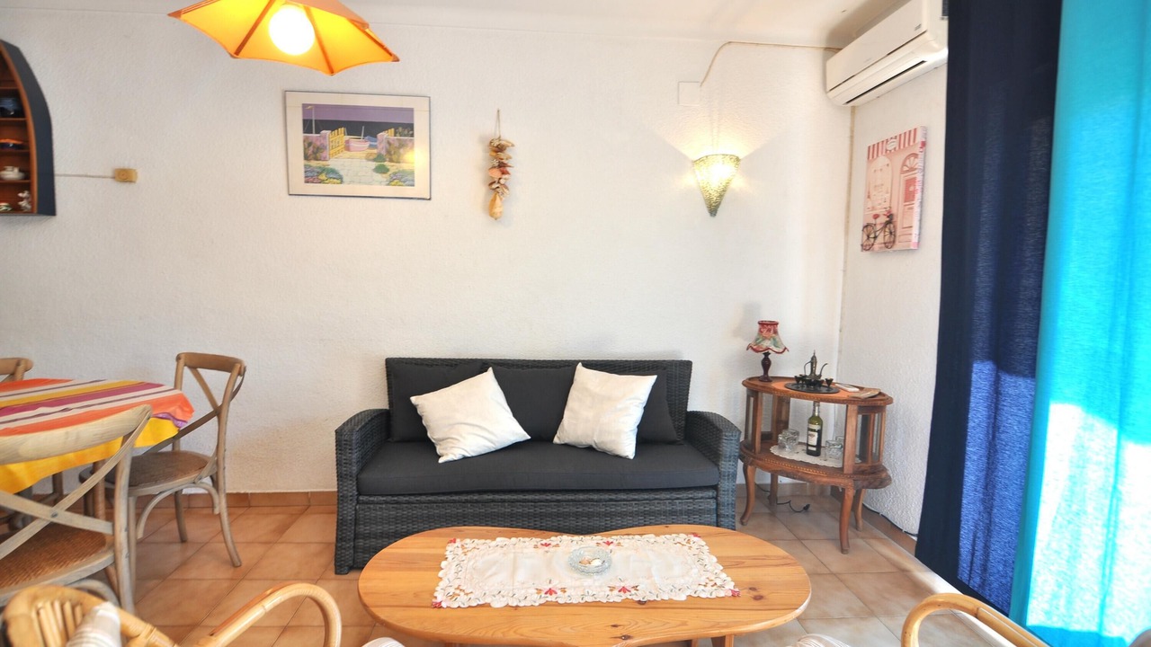 Photo of Livingroom in Roses Town Center