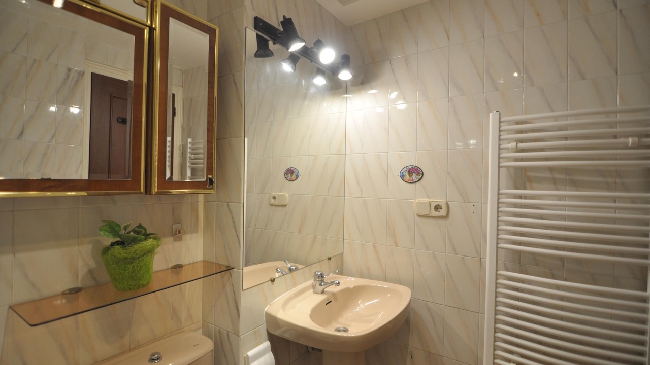 Photo of Bathroom in Roses Town Center